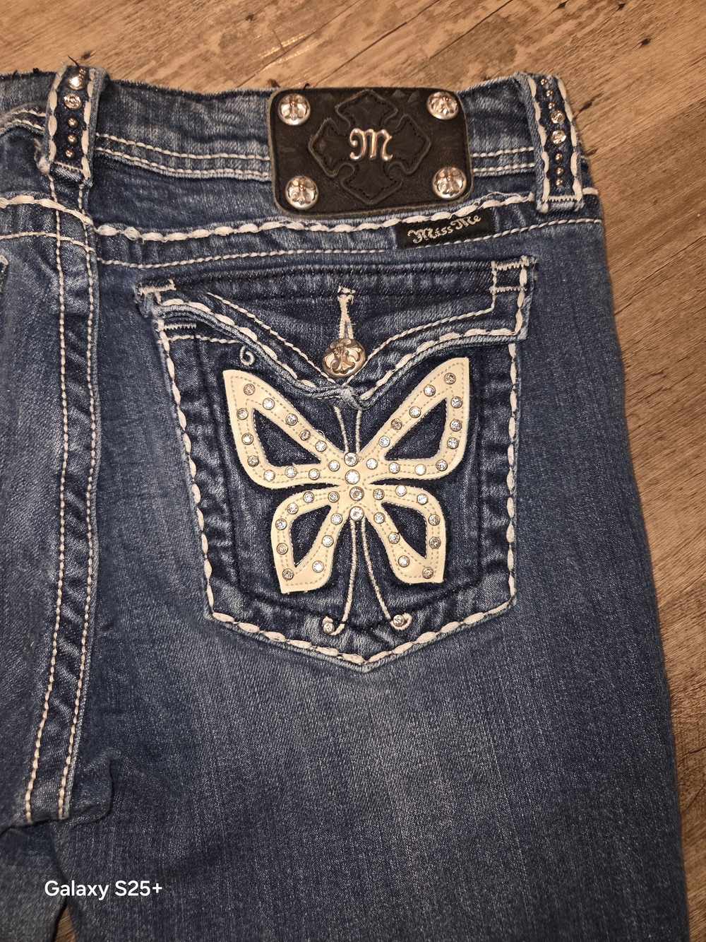 Miss Me Women's Dark Blue Embellished Butterfly Blue Jeans, Size 31, Like-new